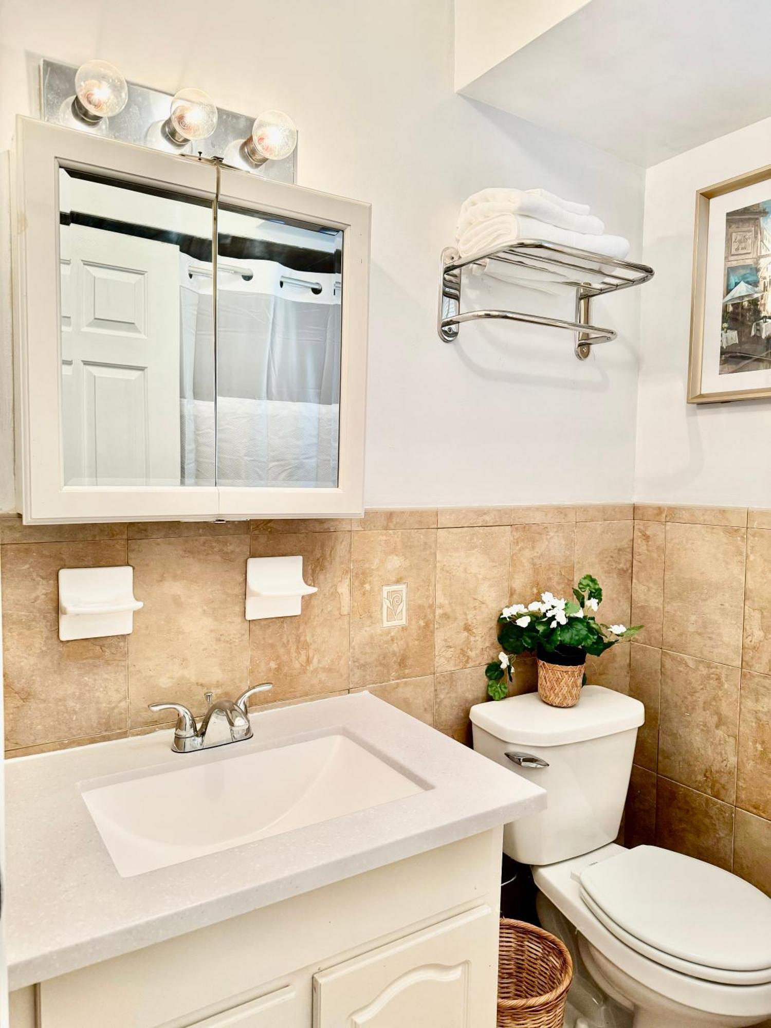Stylish Evergreen Apartment By Newark Airport Ngoại thất bức ảnh