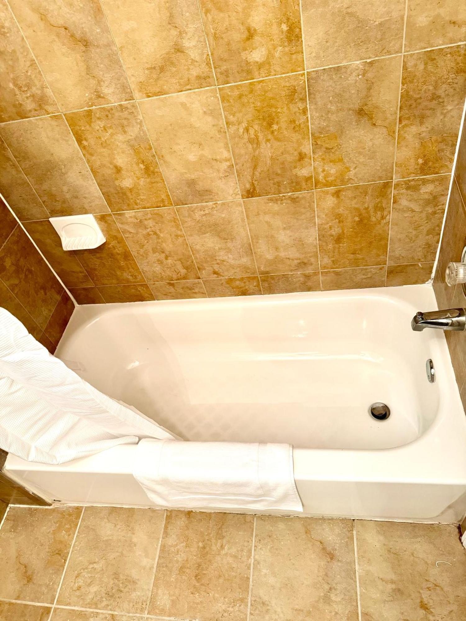 Stylish Evergreen Apartment By Newark Airport Ngoại thất bức ảnh